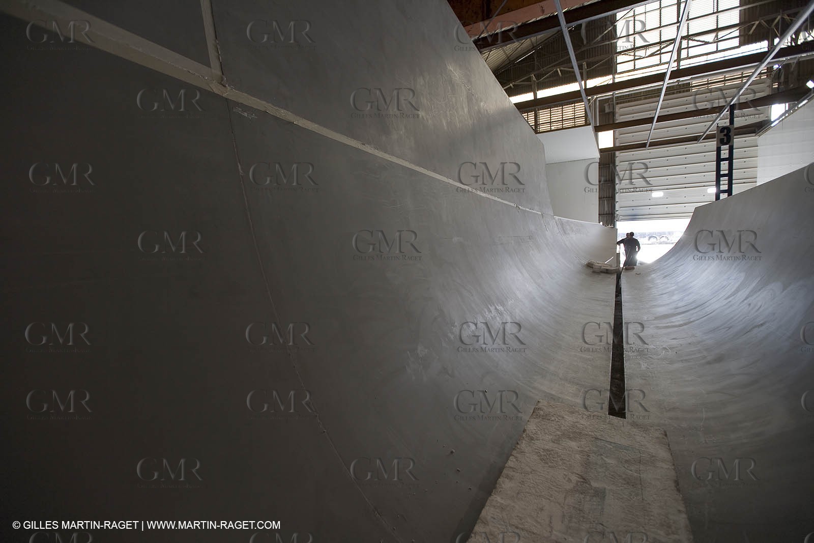 22 01 2008 - La Ciotat (FRA, 13) - Construction of cruising catamaran Nahema at H2X boatyard - Mould construction
