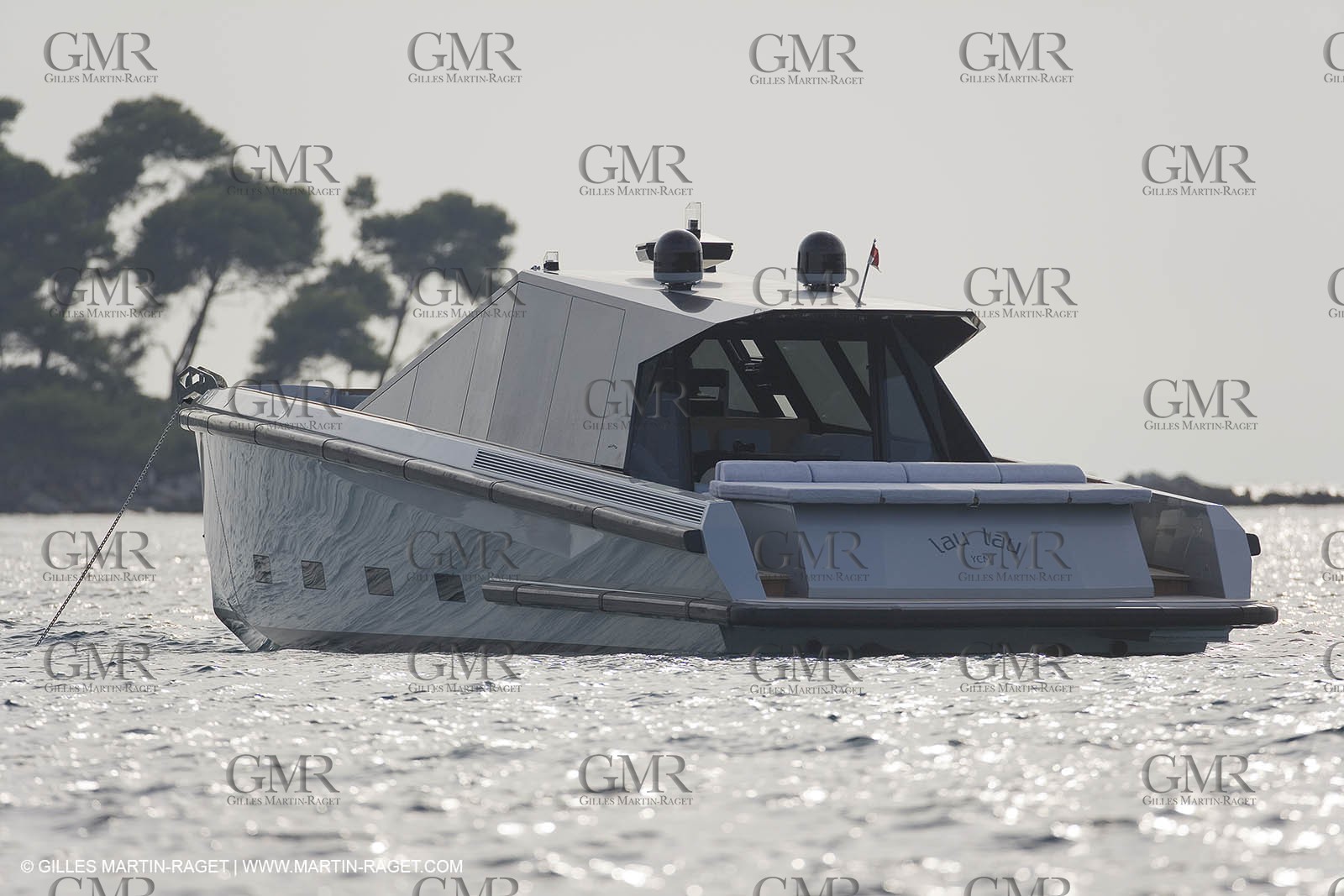 29 09 2007 - St Jean Cap Ferrat - Wally Yachts - Wally Power 70 - Lau Lau