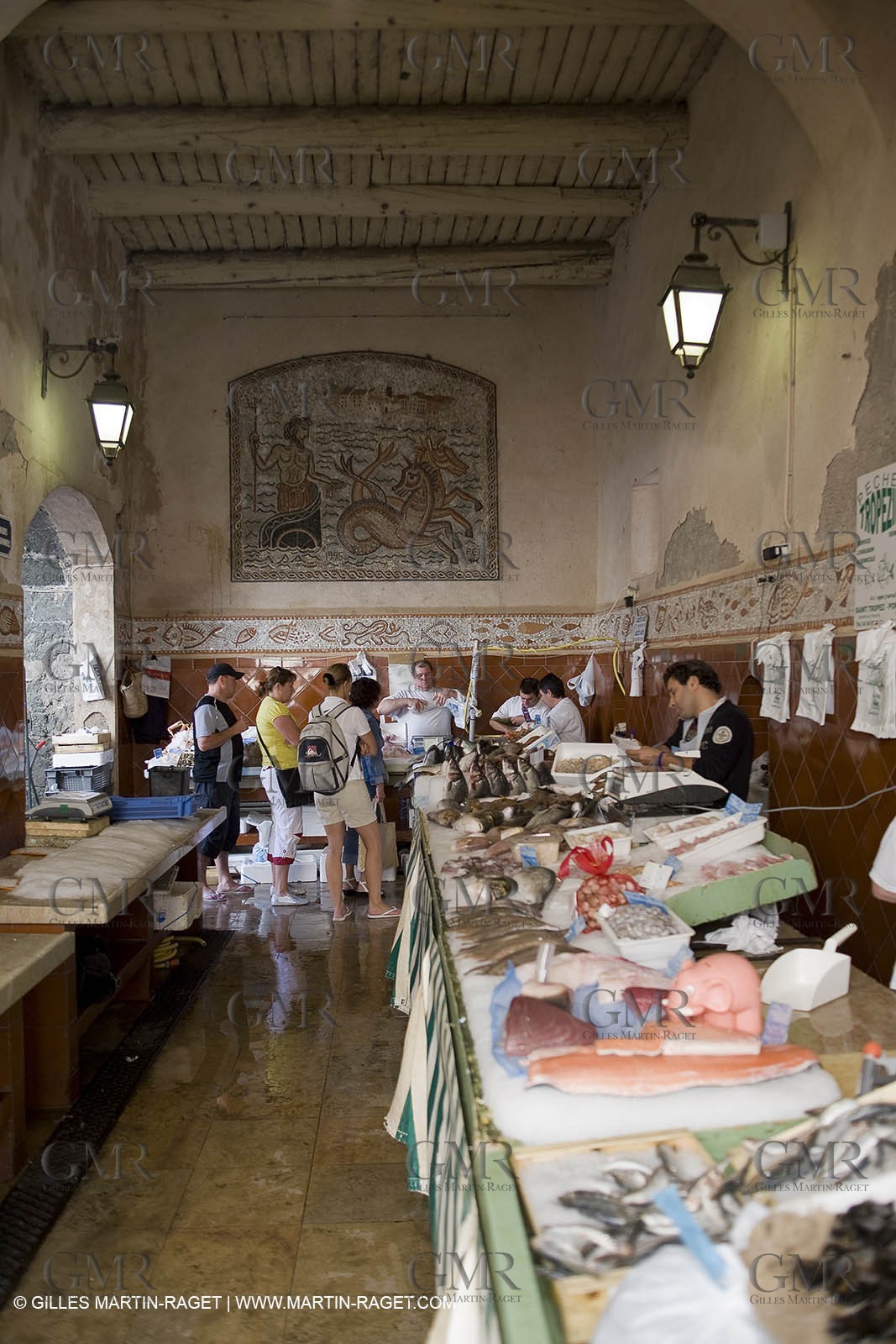 06 09 2007 - Saint Tropez (FRA, 83) - Superyachts - Motoryachts - Mangusta 92 Triple Fun à Saint Tropez - Shopping dans Saint Tropez