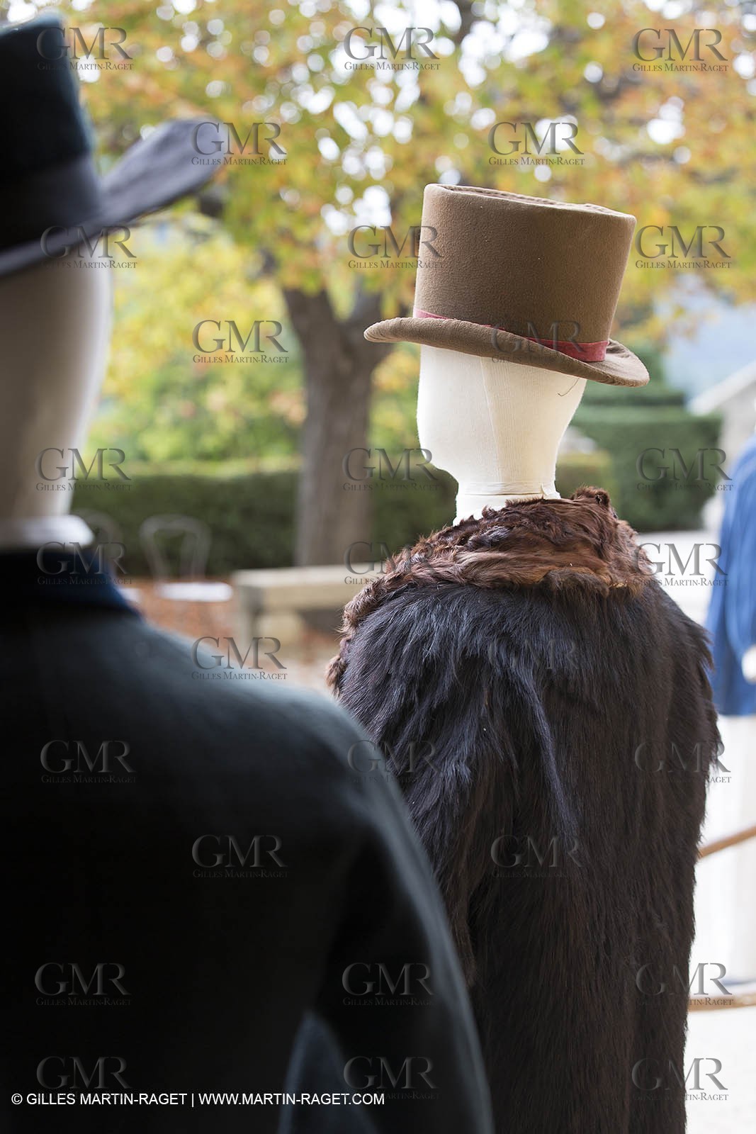 31 10 2013 - Ansouis (FRA,84) - Ansouis castle - Costumes of the exhibit Men costumes