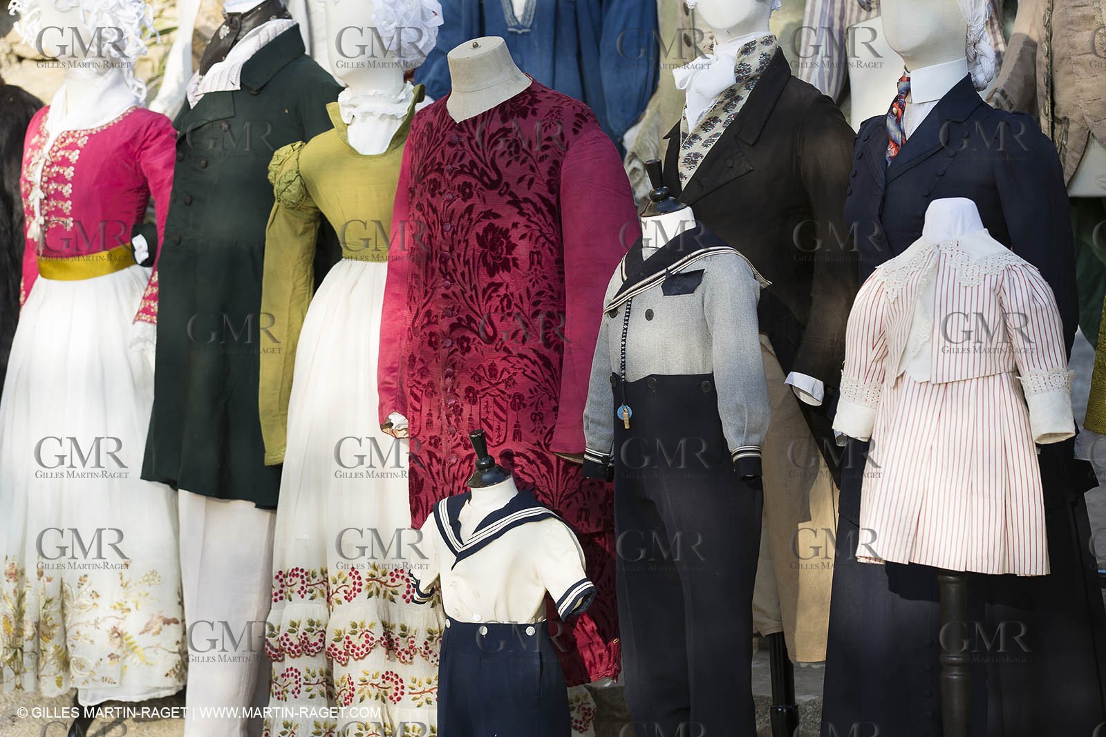 31 10 2013 - Ansouis (FRA,84) - Ansouis castle - Costumes of the exhibit Men costumes