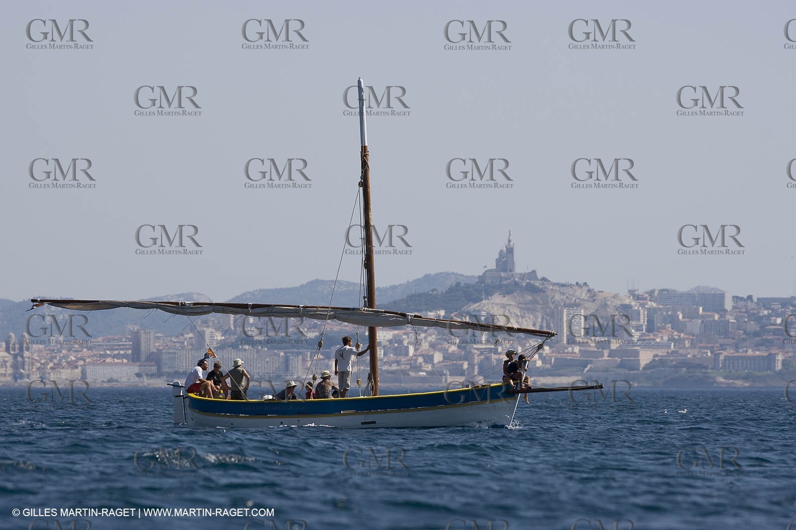 1 09 2007 - Marseille (FRA, 13) - Latin rigs in l'Estaque (Marseille north bay village)