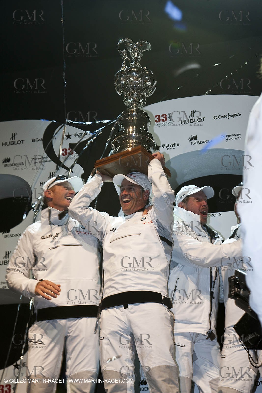 14 02 2010 - Valencia (ESP) - 33rd America's Cup - BMW ORACLE Racing - Race 2