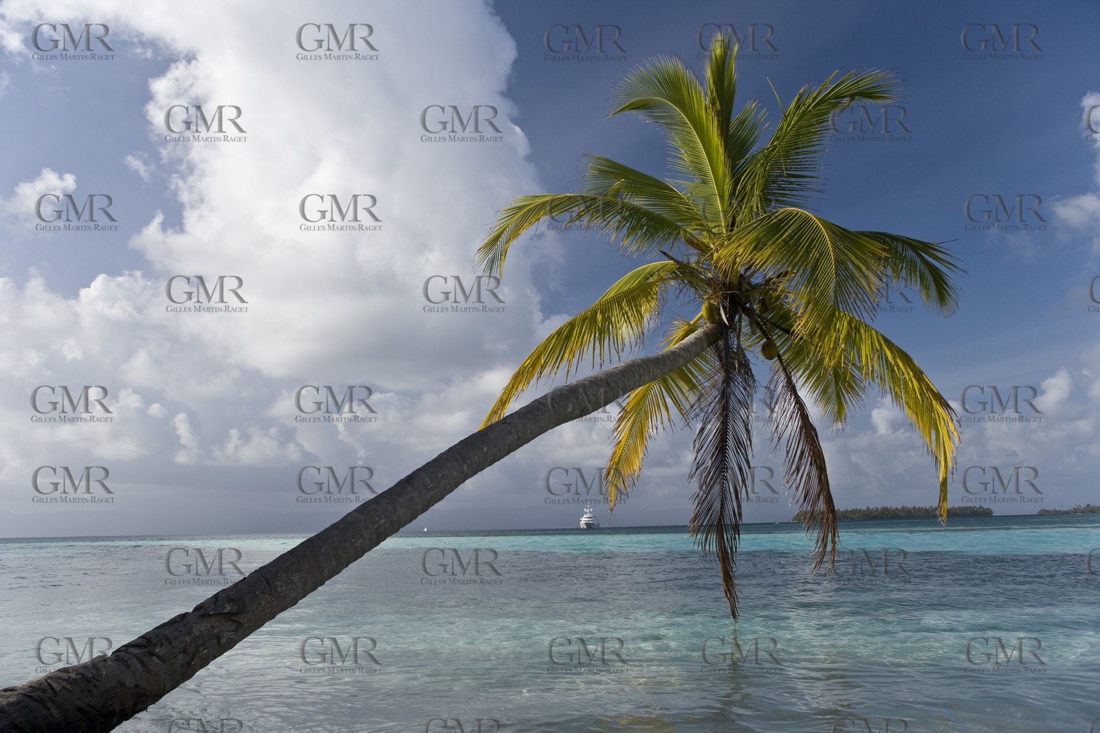 01 02 2008 - San Blas Archipelago (Panama) - Motor Yacht Senses