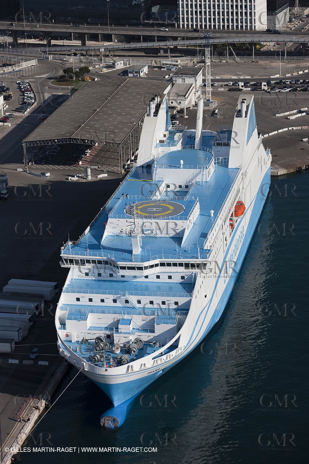 14 01 2012 - Marseille (FRA,13) - Compagnie La Méridionale - le Piana devant Marseille et les Calanques