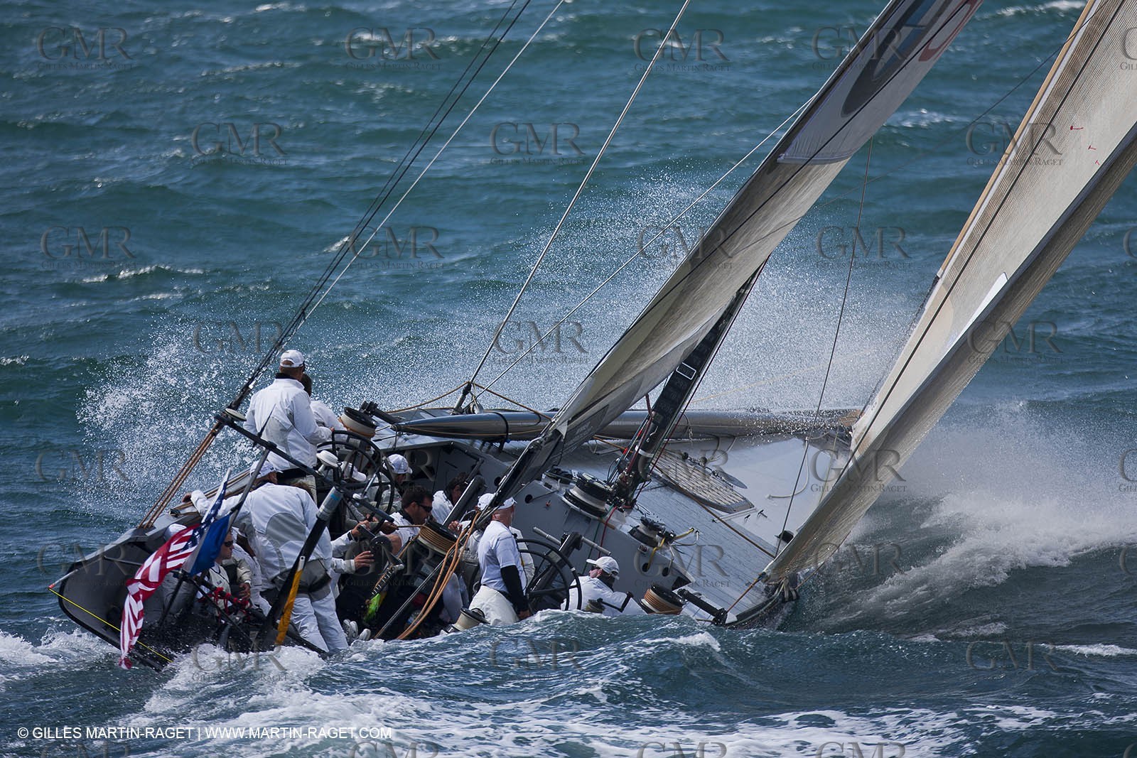 05 08 2010 - Cowes (UK, IOW) - The 1851 Cup -  BMW ORACLE Racing -  - Round The Island Race - From Ste Catherine to the Needles.