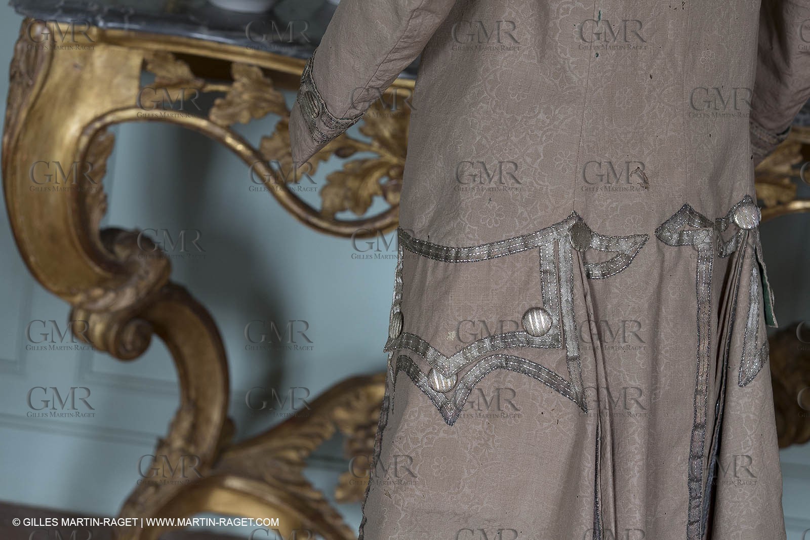 31 10 2013 - Ansouis (FRA,84) - Ansouis castle - Costumes of the exhibit Men costumes