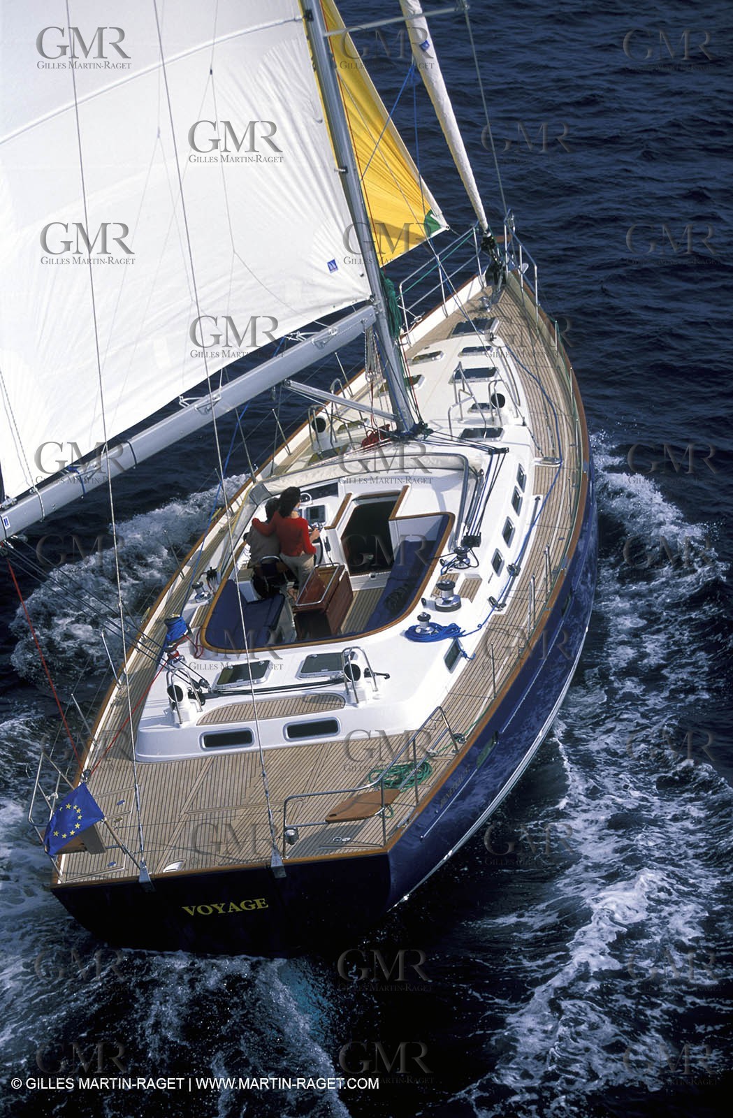 Crusing monohull sailing