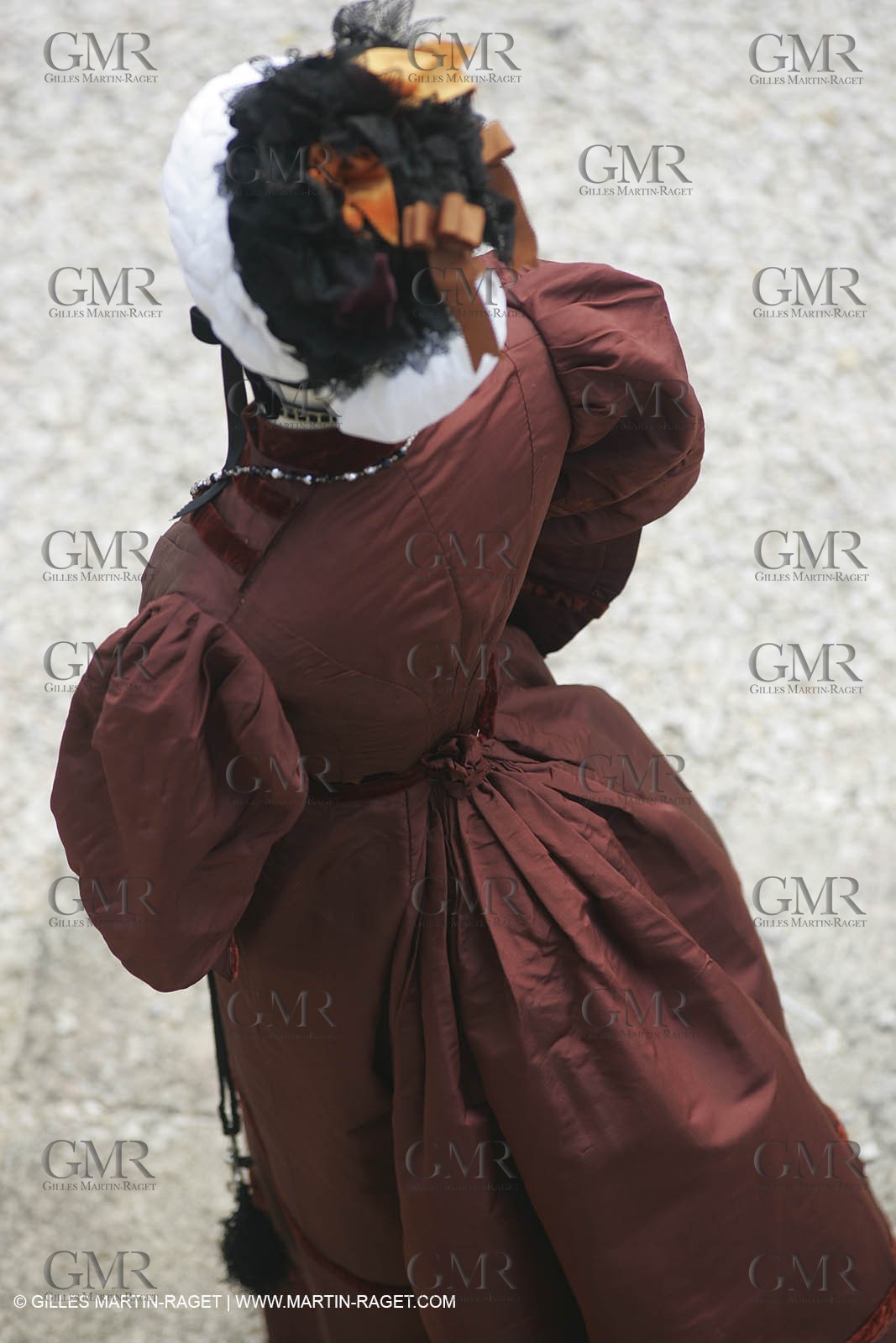 May 2004 - La Tour d'Aigues (FRA, 84) - Old costumes for women of the South exhibition