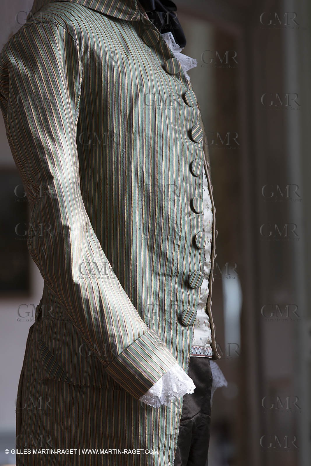 31 10 2013 - Ansouis (FRA,84) - Ansouis castle - Costumes of the exhibit Men costumes