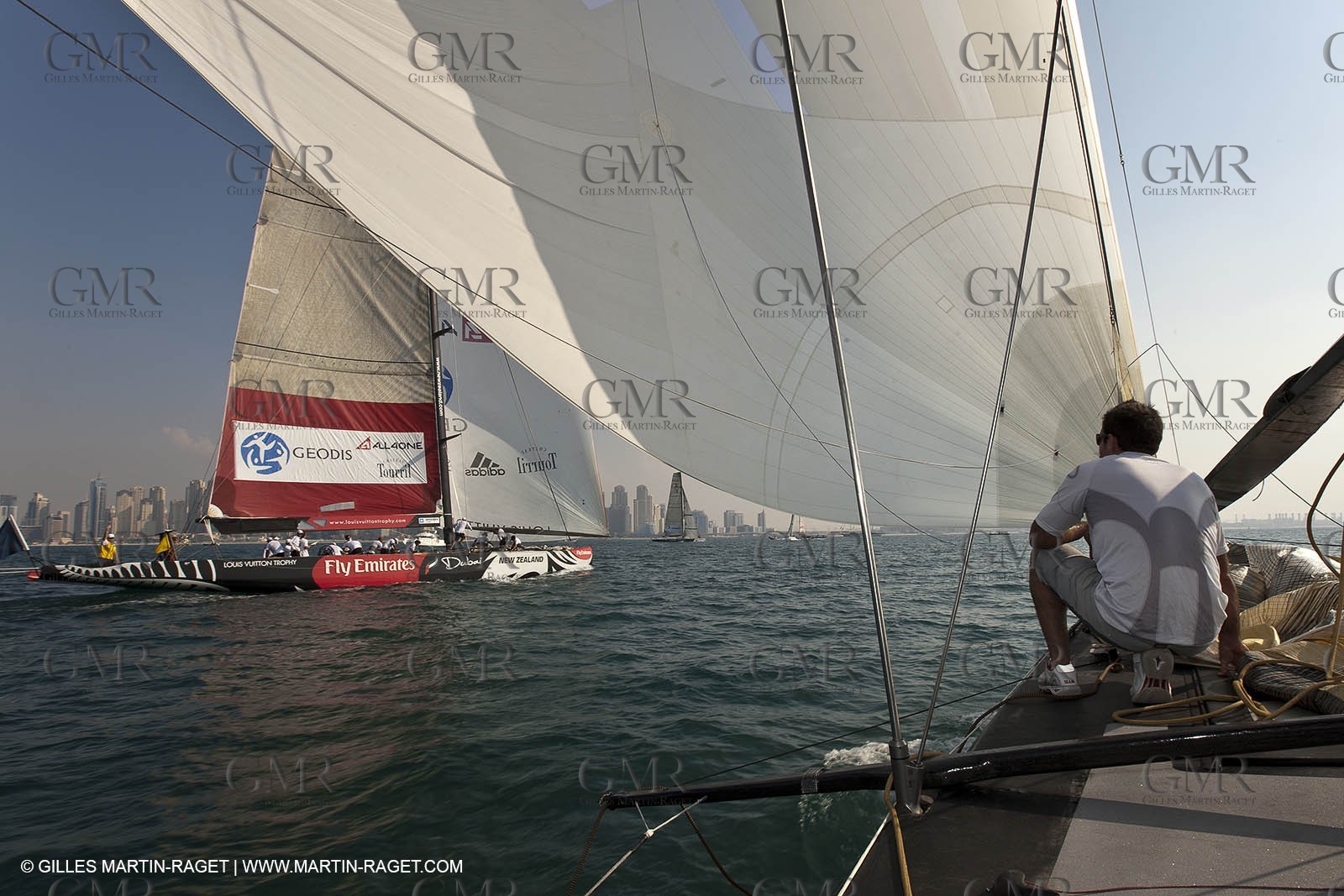 14 11 2010 - Dubai (UAE) - Dubai Louis Vuitton Trophy -  BMW ORACLE Racing - Training - Onboard Vs All 4 one