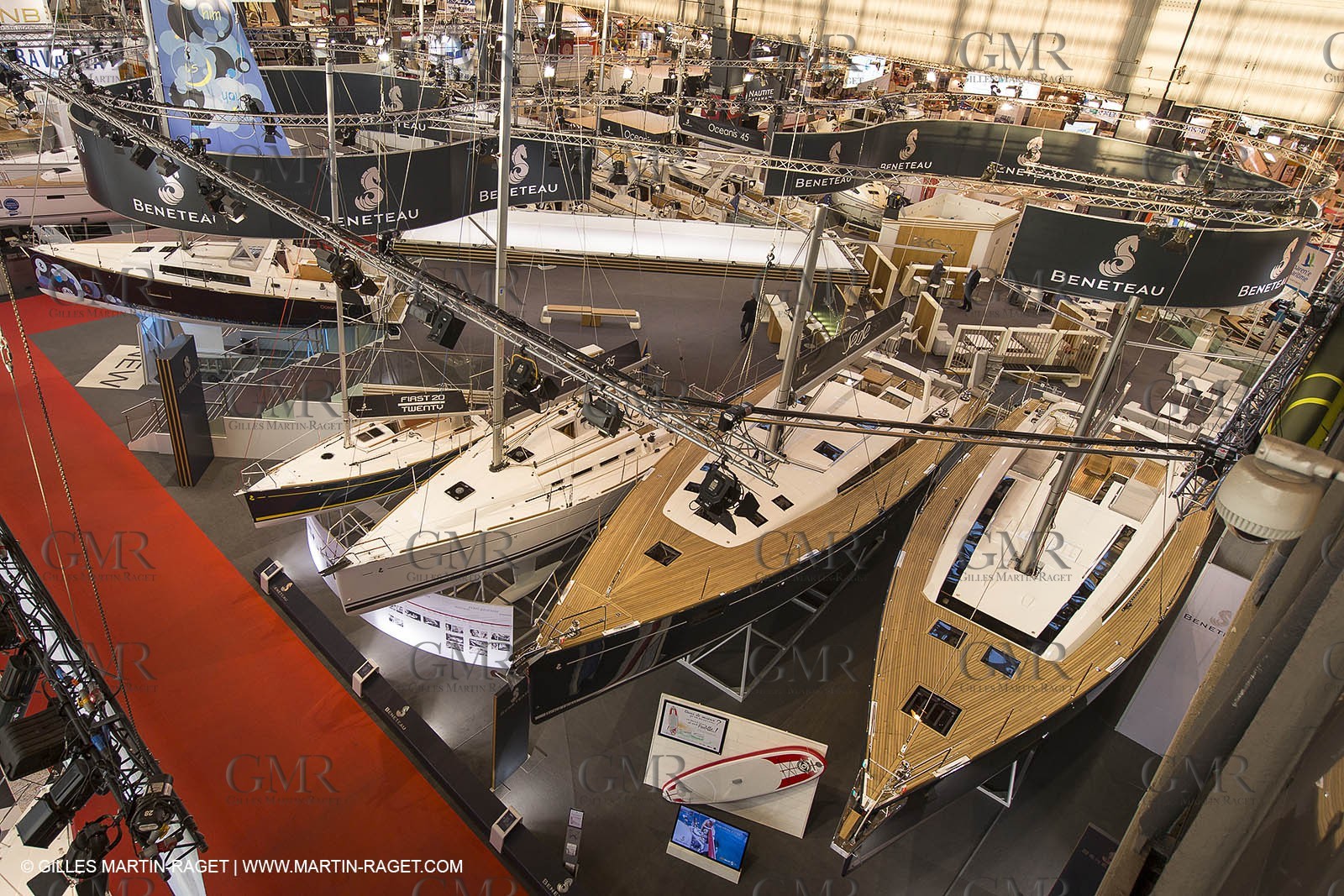 10 12 2013 - Paris (FRA,75) -Paris Boat Show - Beneteau booth