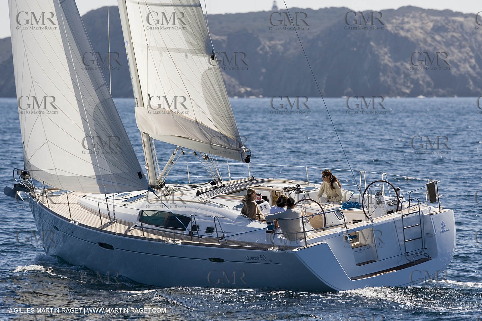 Crusing monohull sailing