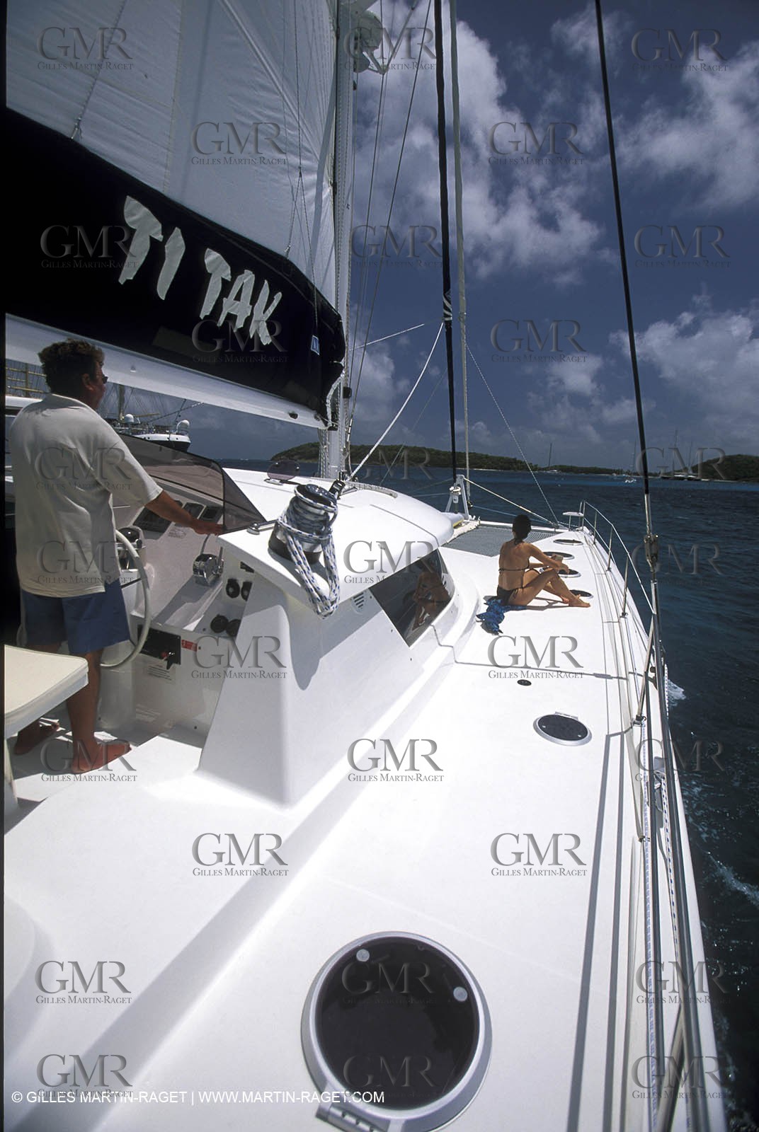 Cruising - People - Doing nothing