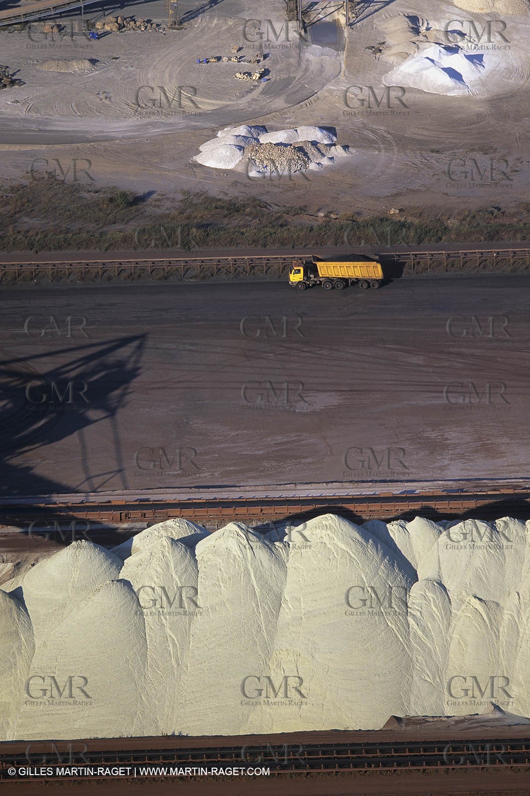 Golfe de Fos (FRA,13) - Marseille-Fos commercial harbour, ore terminal