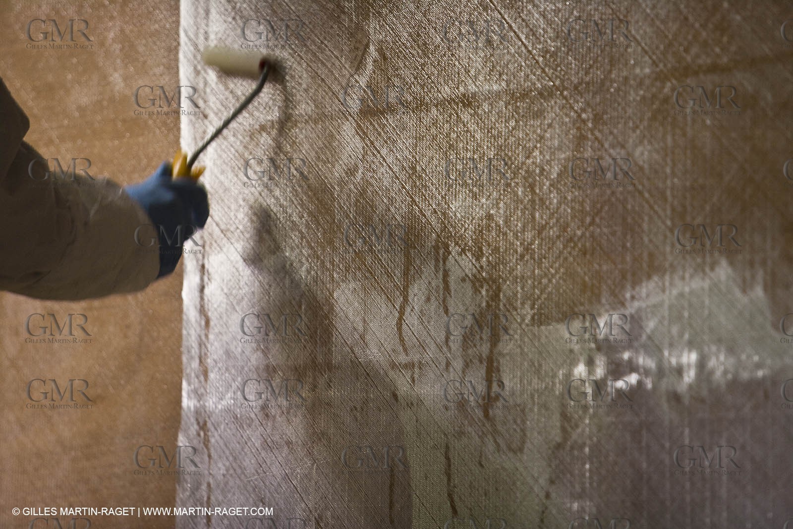 22 01 2008 - La Ciotat (FRA, 13) - Construction du catamaran de croisière Nahema au chantier H2X - Stratification des cloisons des modules