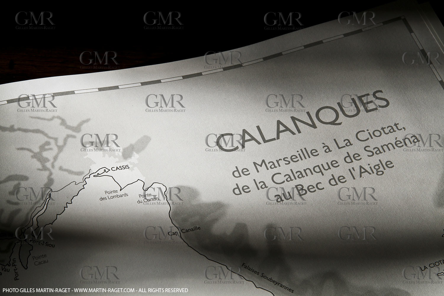 09 11 2010 - Marseille (FRA,13) - Photos odf the book Calanques, Si proches, si lointaines, Ed. Cres, Words by Juliette Lembot, Photos by Gilles Martin-Raget