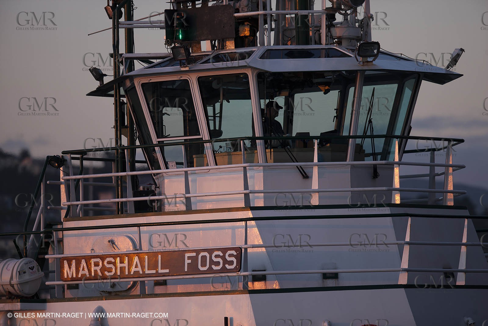 01 03 2011 - San Frnacisco (USA,CA) - Harbour operations - ship details - ship unloading - containers