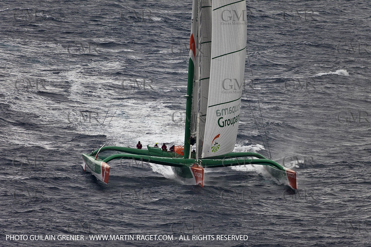 14 05 09 - Marseille - Record de la Méditerranée - Groupama 3 - Franck Cammas - G class - Départ de Marseille pour Carthage