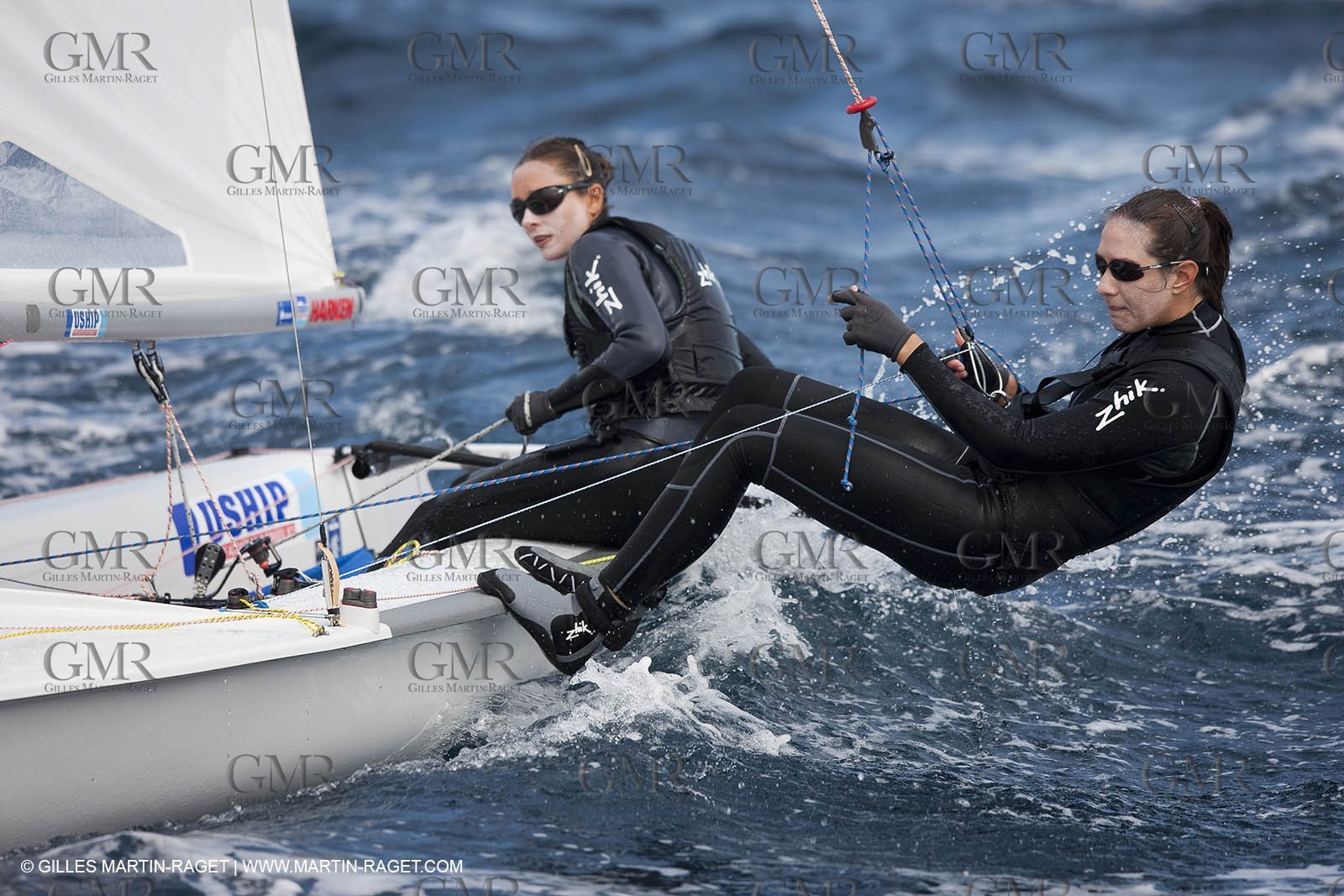 20 04 2010 - Hyères (FRA,83) - SOF 2010 - ZHIK Team - 470 fem -  Ingrid Petitjean - Nadège Douroux
