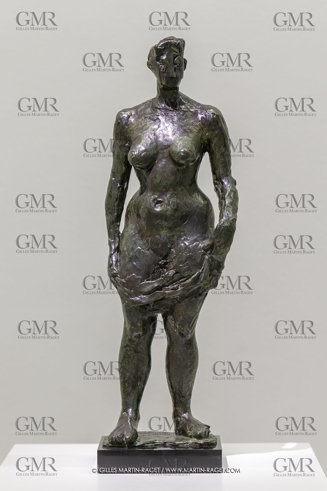 02 05 2023, Paris (FRA), oeuvre de Germaine Richier, Exposition Centre Pompidou 2023, Nu ou La Grosse, 1939 1942, Bronze patiné foncé,Fondeur : M. Pastori, Genève, Centre Pompidou, Musée National d'Art Moderne de Paris, achat de l'état, 1950, dépôt au musée des beaux-arts de Calais.