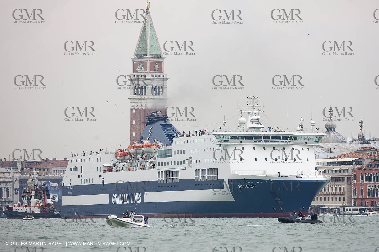 14505 2009 - Venezia (ITA) -  BMW ORACLE Racing - Ishares Cup -Day 1