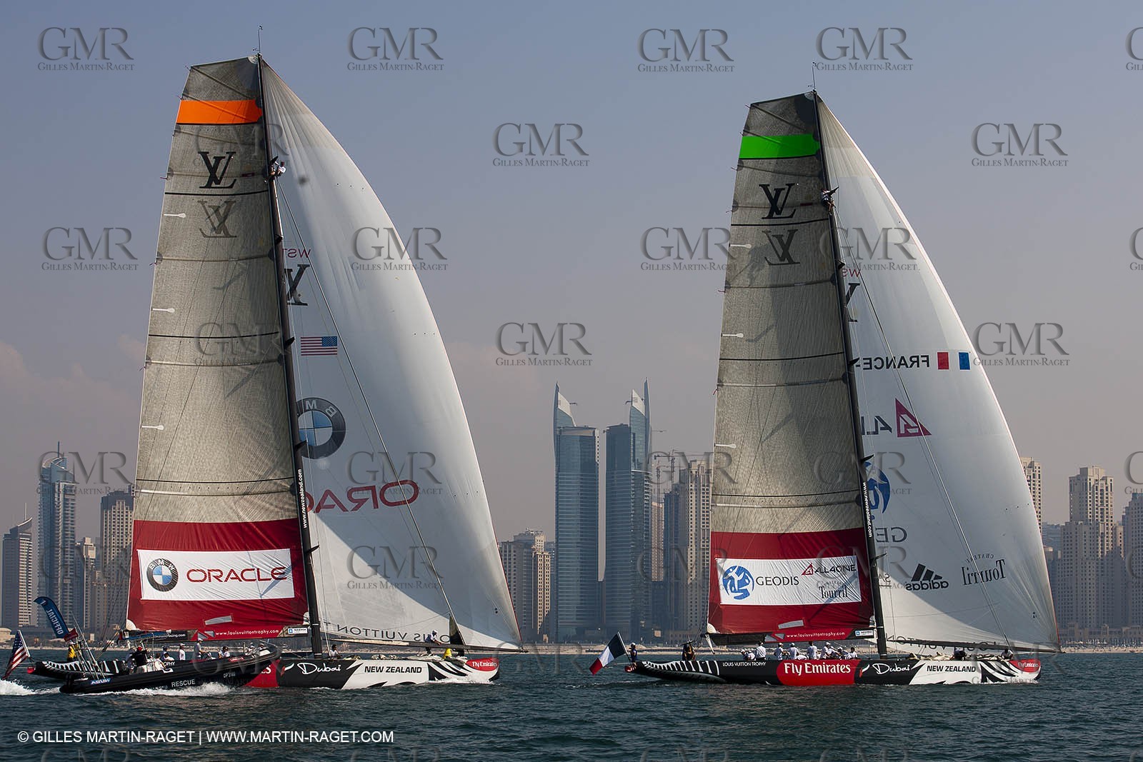 14 11 2010 - Dubai (UAE) - Dubai Louis Vuitton Trophy -  BMW ORACLE Racing - Training - Onboard Vs All 4 one