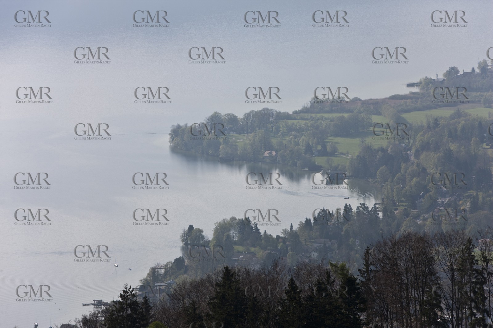 27 04 2010 - Gmunden (Lake Traunsee, Austria) - RC44 World Championship 2010 - BMW ORACLE Racing - Training