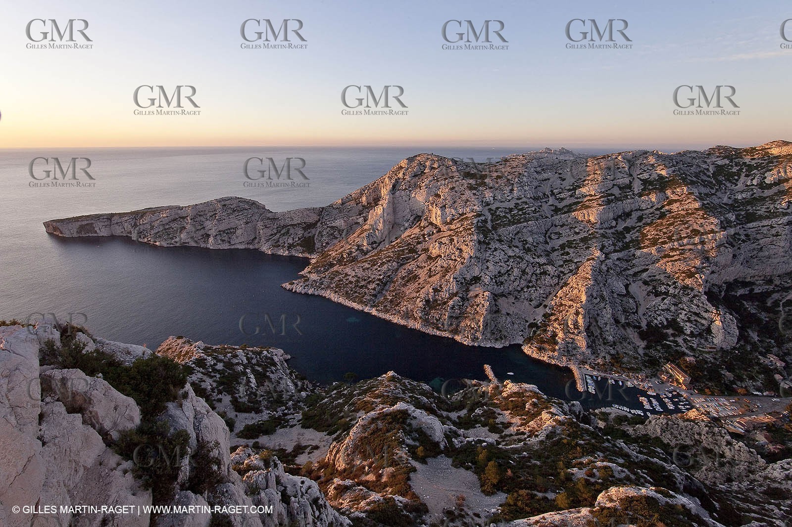 Décember 2009 - Marseille (FRA) - Les Calanques - Morgiou as seen from Sugiton Belvedere