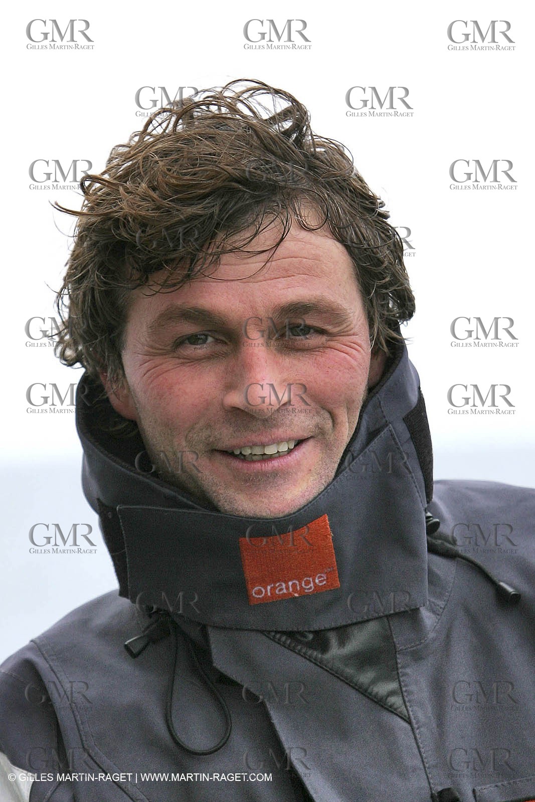 Trophée Jules Verne - Lorient - 30 12 04 - Orange II - Entraînement - A bord - Bernard Stamm