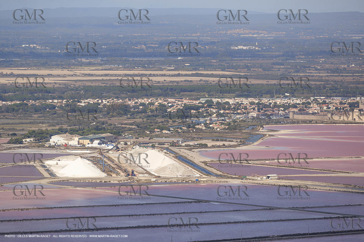 Marais salants à Aigues Mortes
