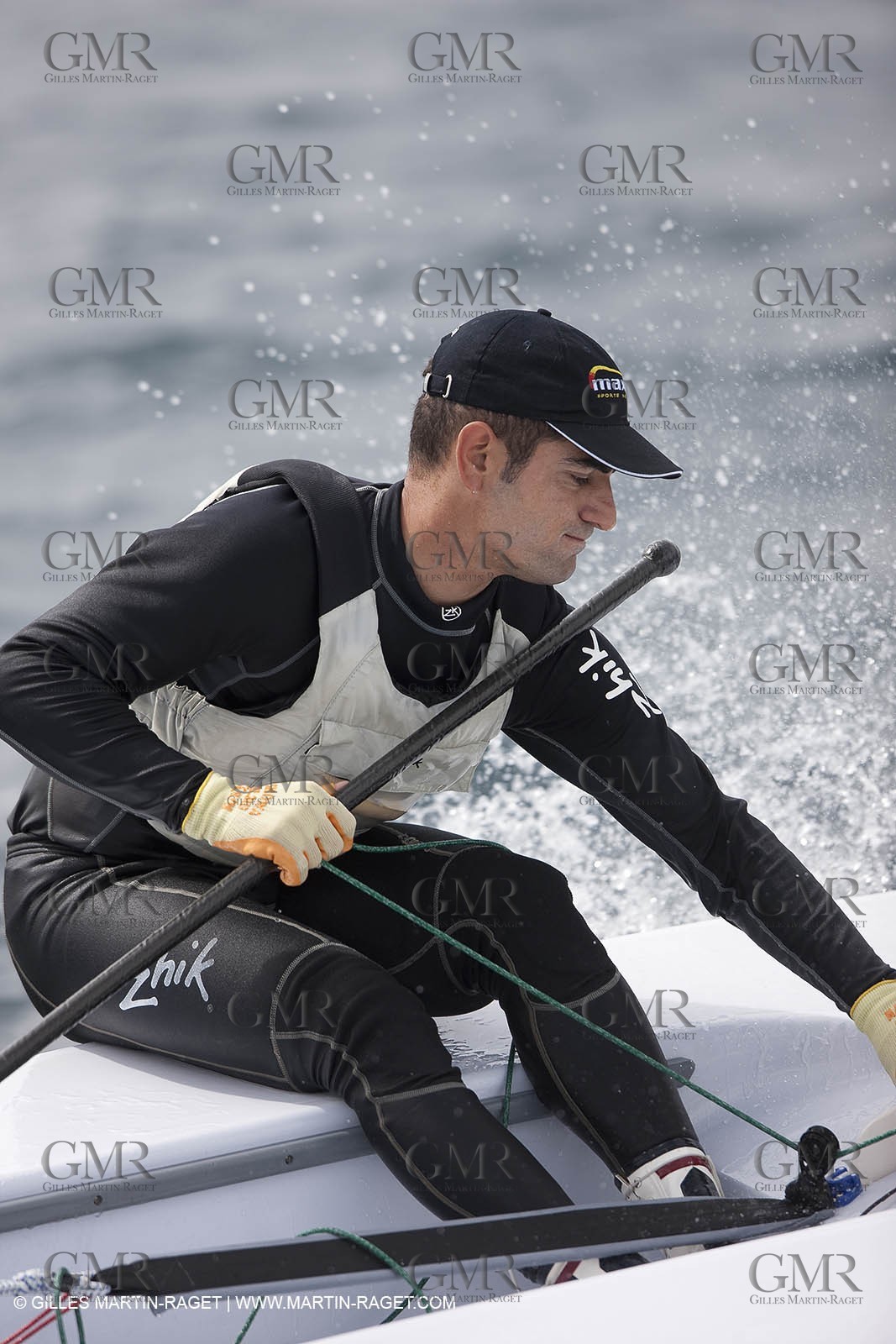 20 04 2010 - Hyères (FRA,83) - SOF 2010 - Zhik Team - Laser Men - Javier Hernandez