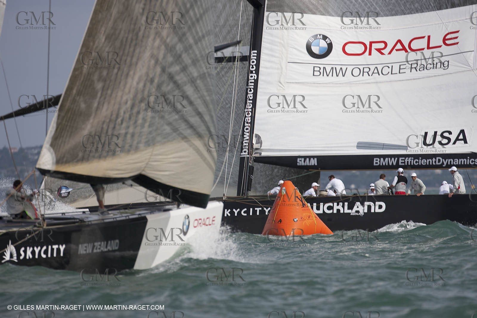 01 02 2009 - Auckland (NZL) -  Louis Vuitton Pacific Series -  Racing Day 4 - Round Robin 2 - BMW ORACLE RAcing Vs Pataugas by K-Challenge