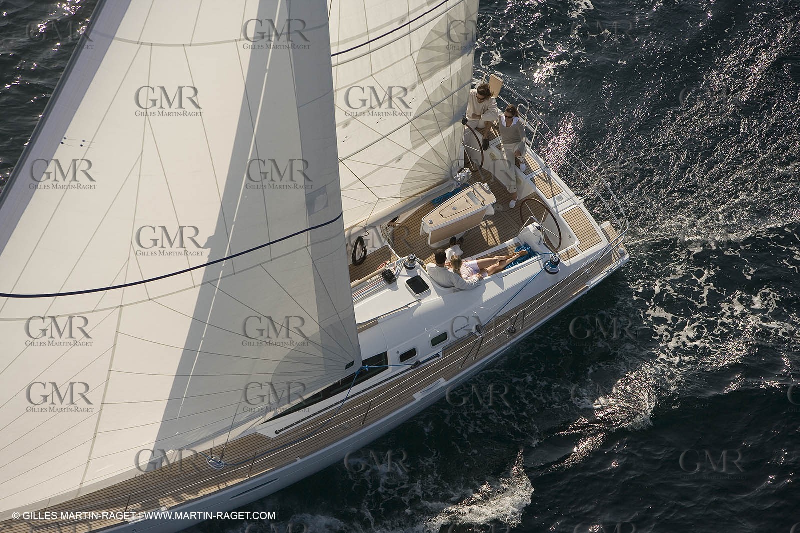 Crusing monohull sailing