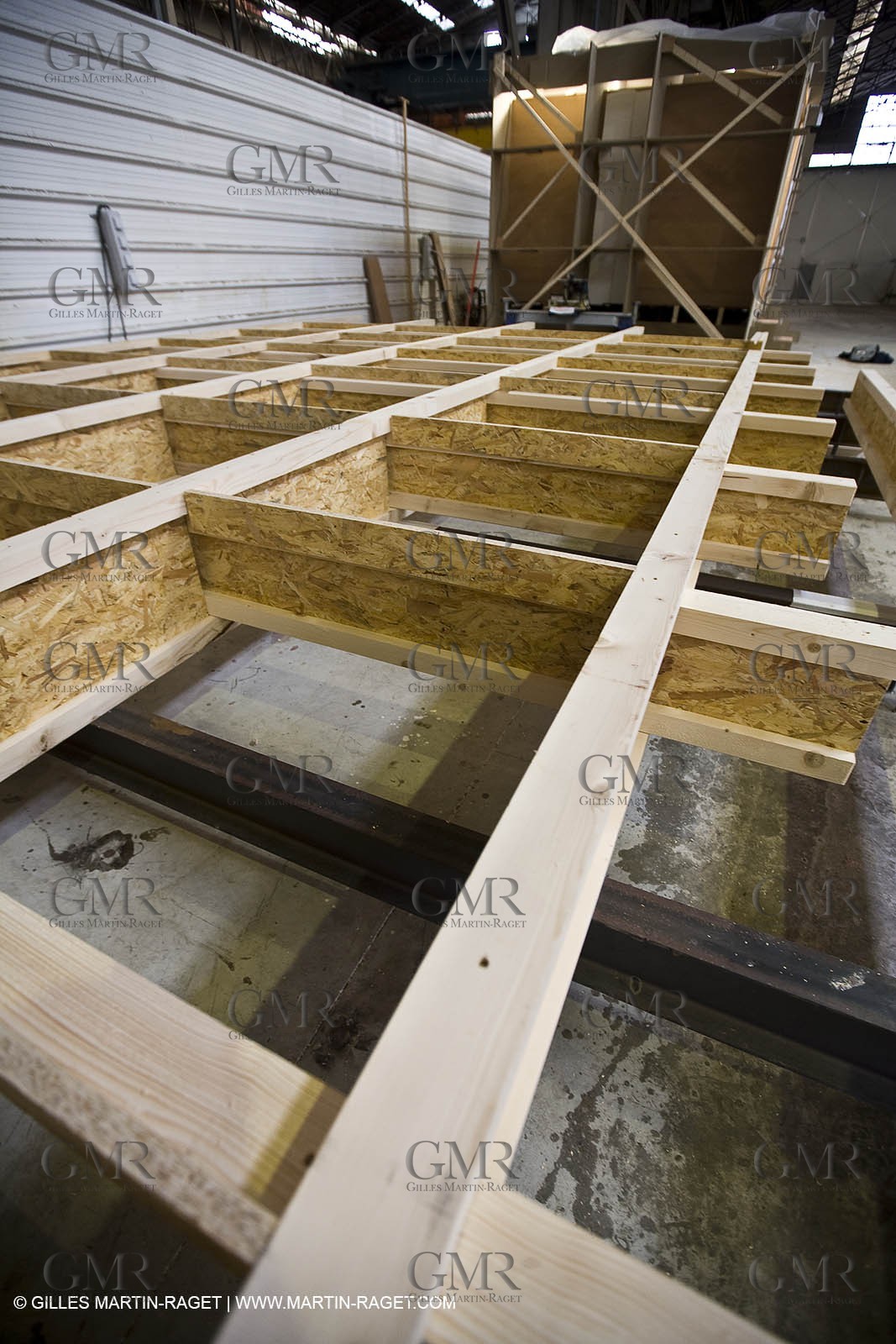 22 01 2008 - La Ciotat (FRA, 13) - Construction of cruising catamaran Nahema at H2X boatyard -modules lamination