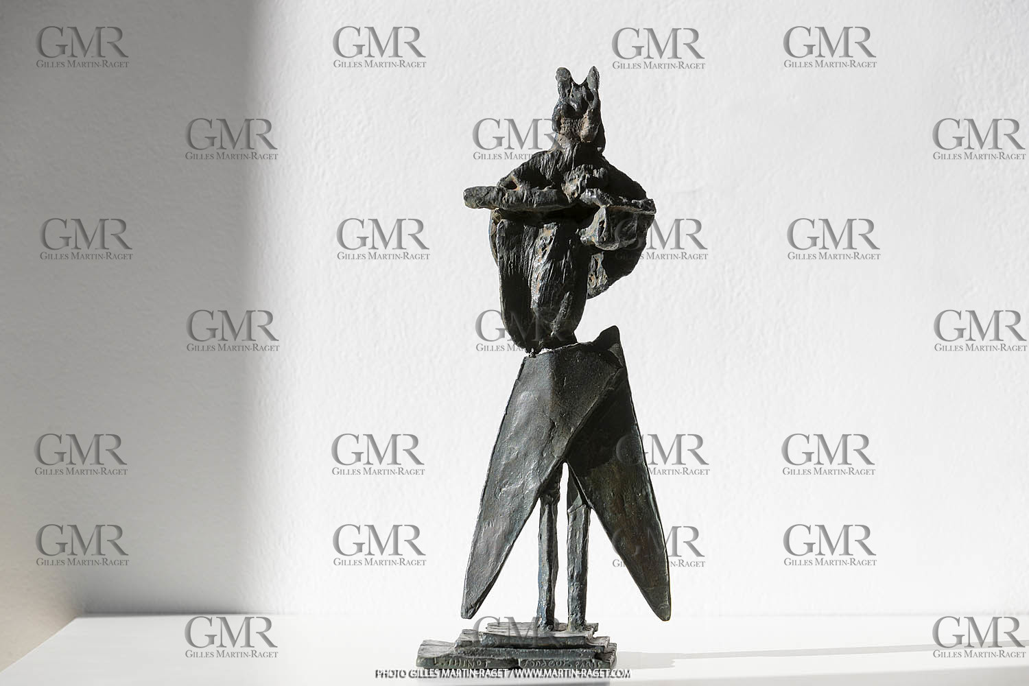19 02 2020, Marseille, (FRA,13), Oeuvre de Germaine Richier, Homme de la nuit n°2 1954, Bronze patiné foncé, Numéroté HC2, Fondeur L. Thinot, Paris, 27,5 x 11 x 7 cm, Collection particulière