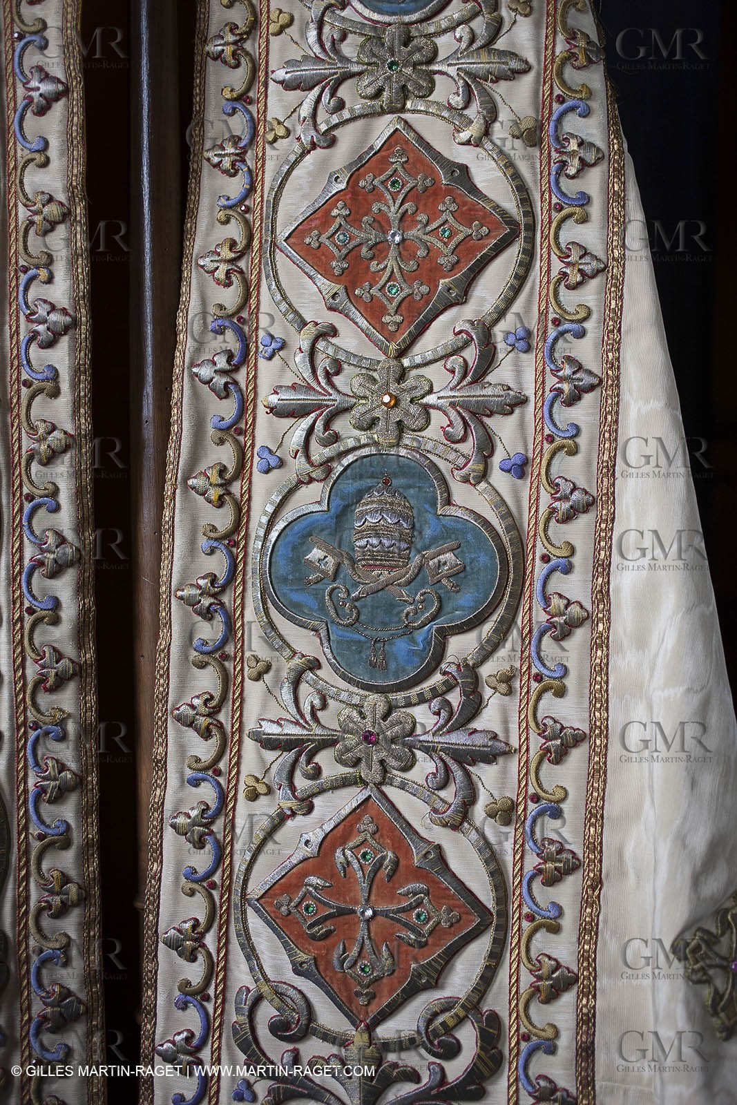 04 02 2013 - Marseille(FRA,13), Notre Dame de la Garde, liturgical clothing