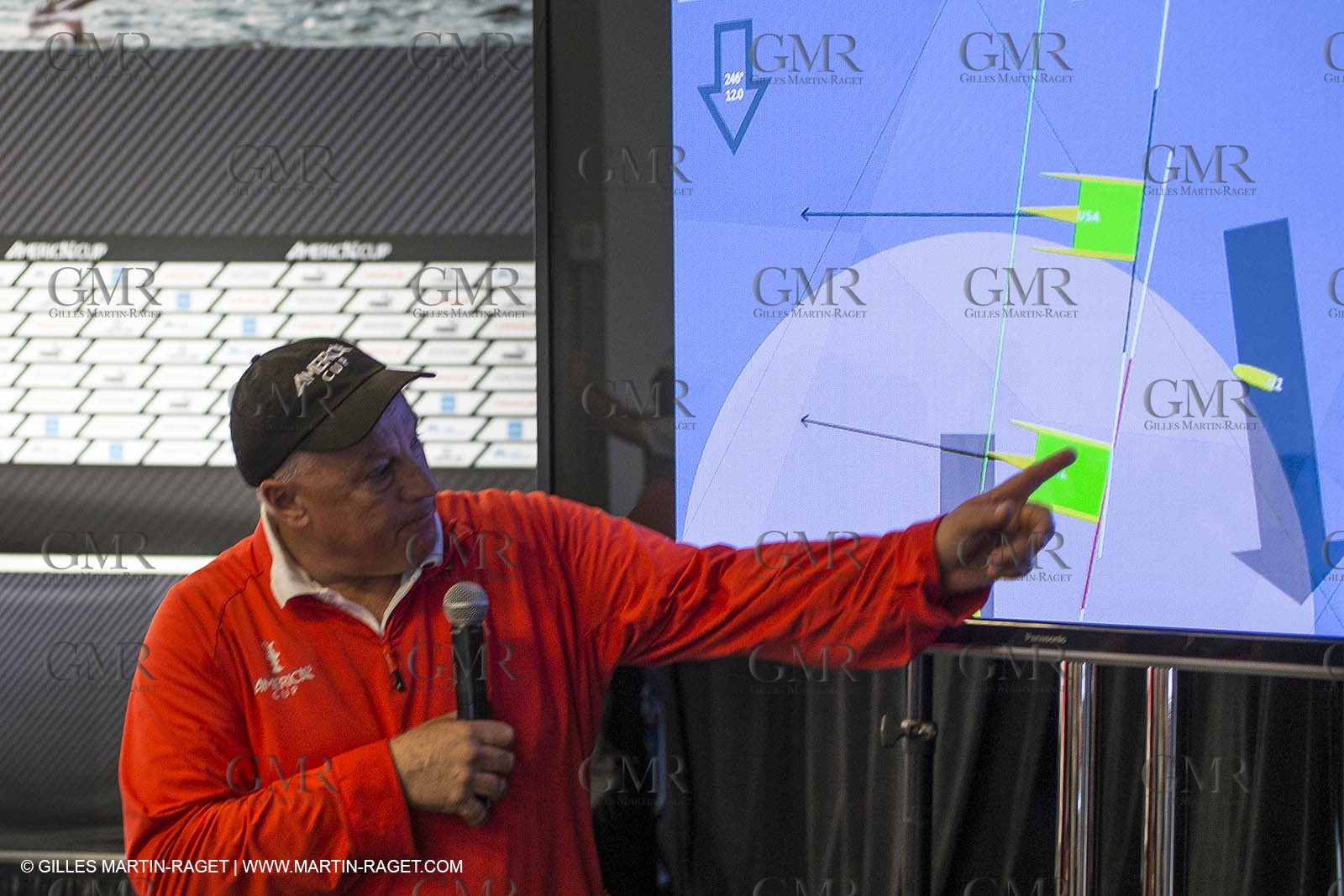 24 09 2013 - San Francisco (USA,CA) - 34th America's Cup - Final Match - Racing Day 14, Regatta Director Ian Murray morning briefing