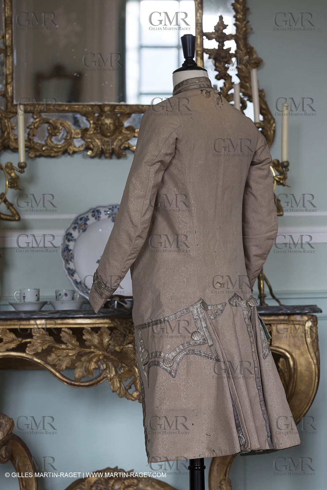 31 10 2013 - Ansouis (FRA,84) - Ansouis castle - Costumes of the exhibit Men costumes