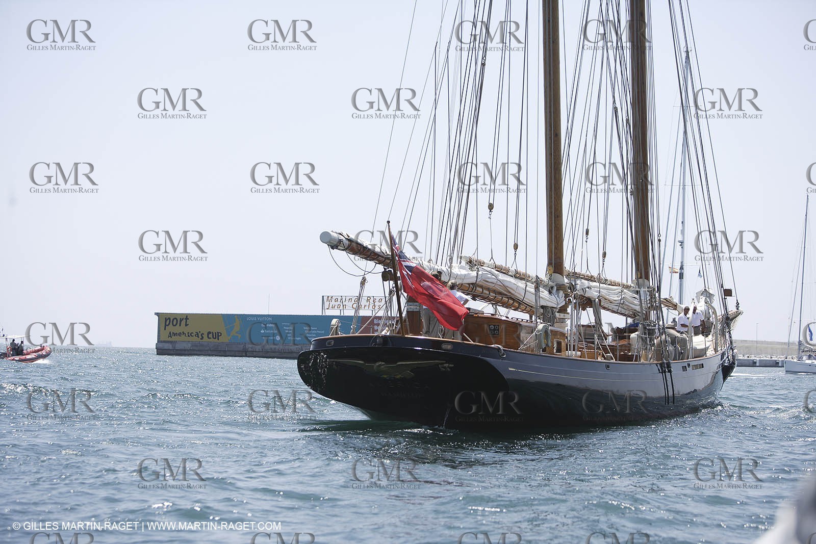 02 07 2007-Valencia (Spain)- 32nd America's Cup - Final Match - Day 7 - America Schooner replica arrives in Port America's Cup