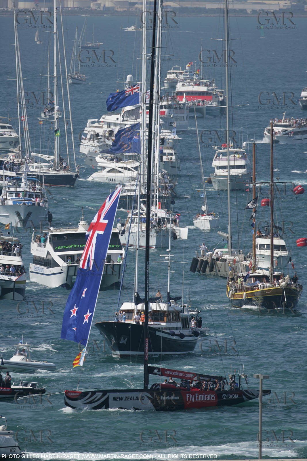 2' 06 2007-Valencia (Spain)- 32nd America's Cup - Final Match - Day 2