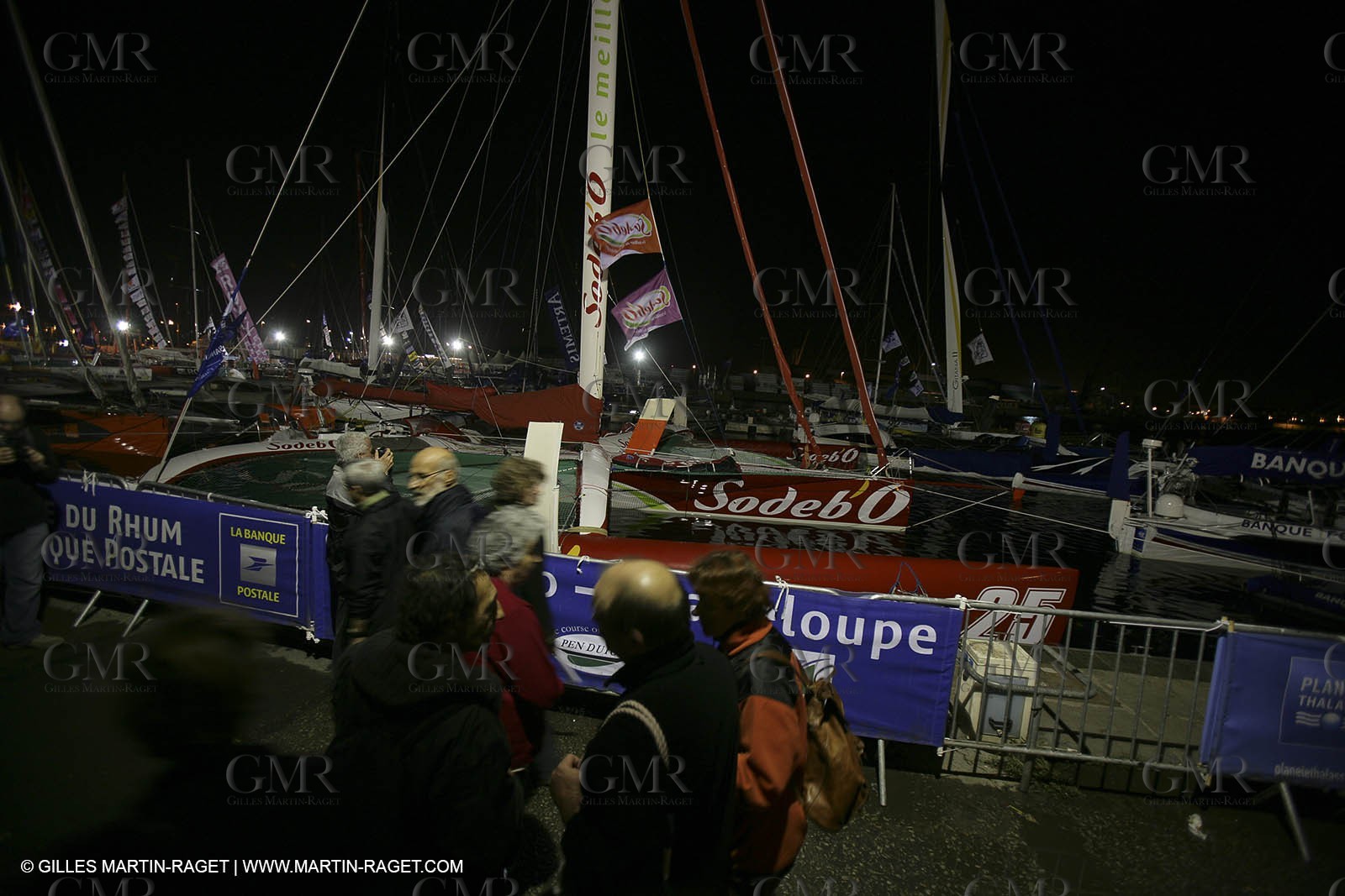 27 10 2006 - Saint Malo (FRA) - Route du Rhum 2006 - Dock ambiances