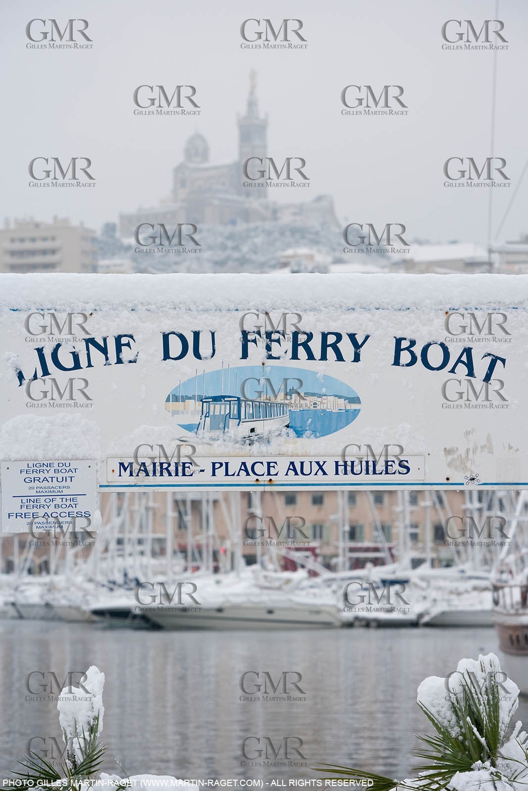 07 01 2009 - Marseille (FRA,13) - Quantité de neige exceptionelle sur la ville