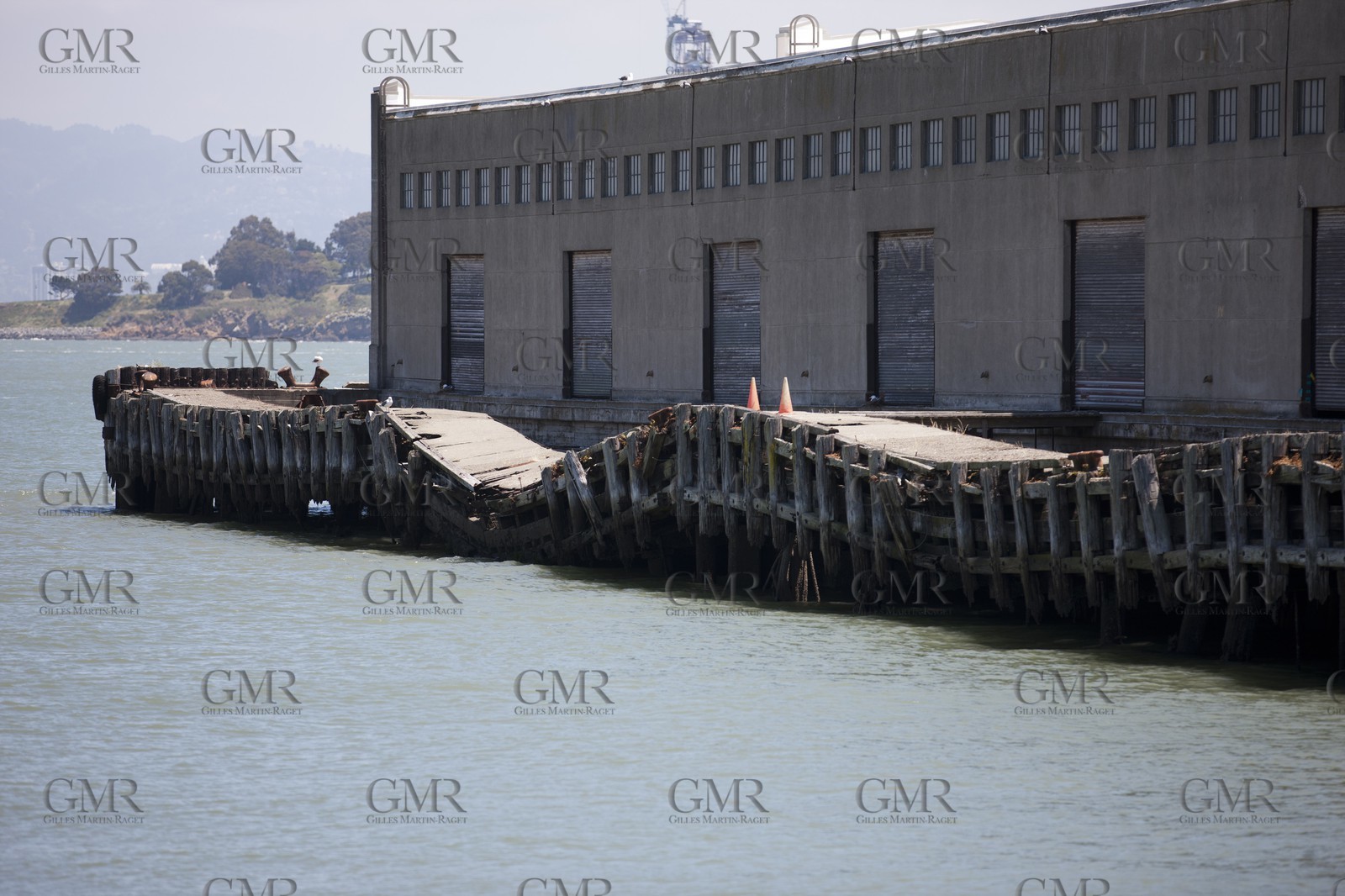 07 06 2011 - San Francisco (USA,CA) - 34th America's Cup - Event sites -  The Piers in their state of origin - Pier 19