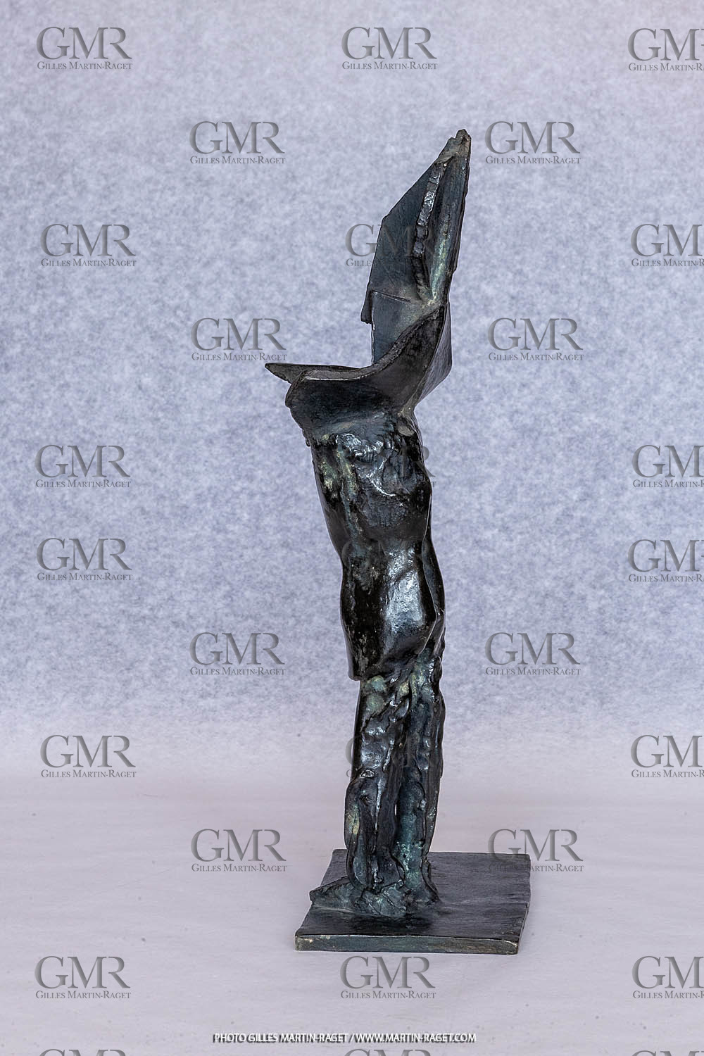 08 01 2023, Marseille (FRA), Oeuvre de Germaine Richier, Guerrier n° 3 1953, Bronze patiné foncé, Epreuve d'exposition, Fondeur : L.Thinot, Paris, 31 x 16 x 11 cm, Collection particulière