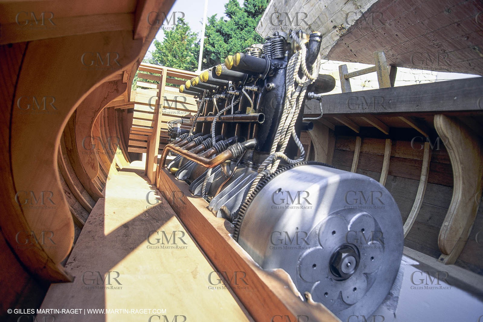 motor boats, claissc runabouts, cefit or Sagitta at Trapani boatyard (Cassis, FRA,13)