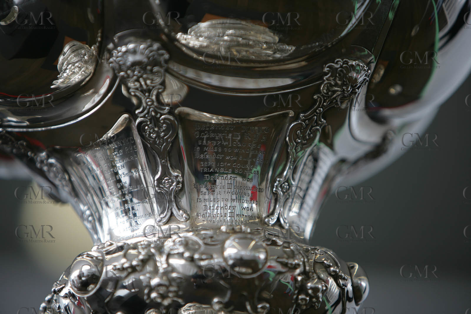 22 04 2007-Valencia (Spain)- 32nd America's Cup - Louis Vuitton Cup - RR1 - Day 7 - Crowd at Ameriac's Cup Park