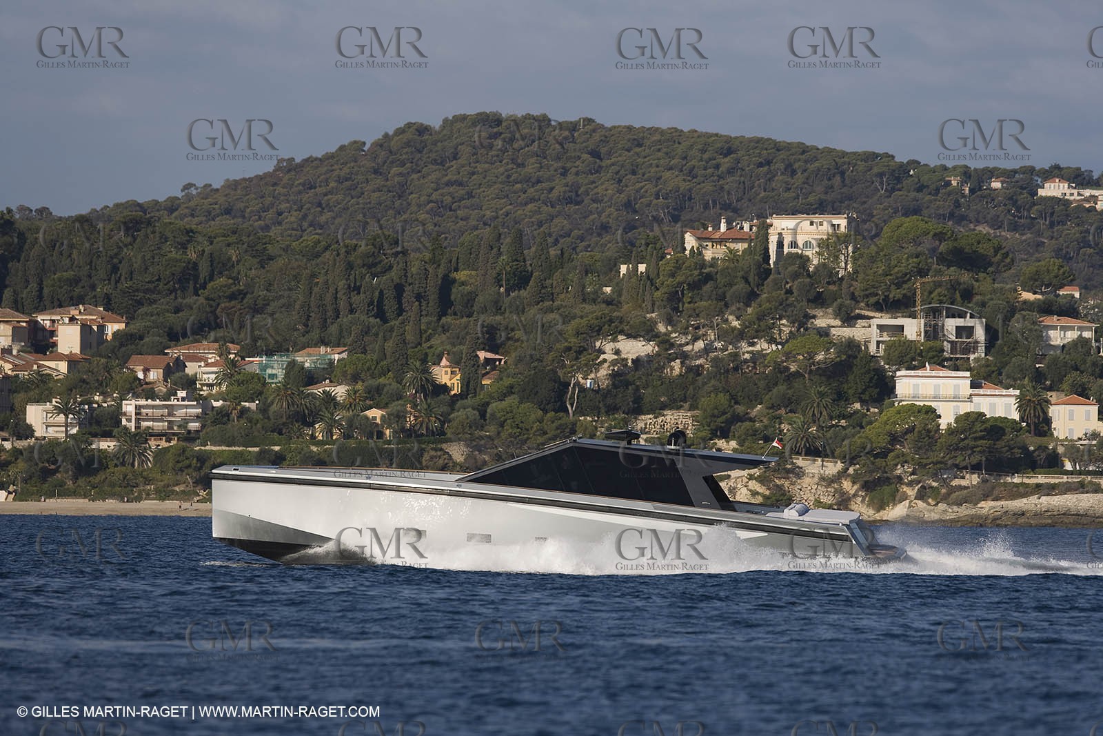 29 09 2007 - St Jean Cap Ferrat - Wally Yachts - Wally Power 70 - Lau Lau