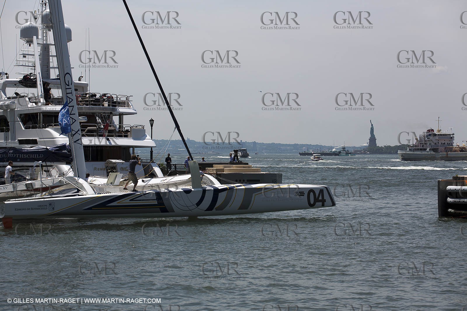 05 07 2012 - New York (USA) - Ocean Krys Race - Speed runs in fornt of NY city