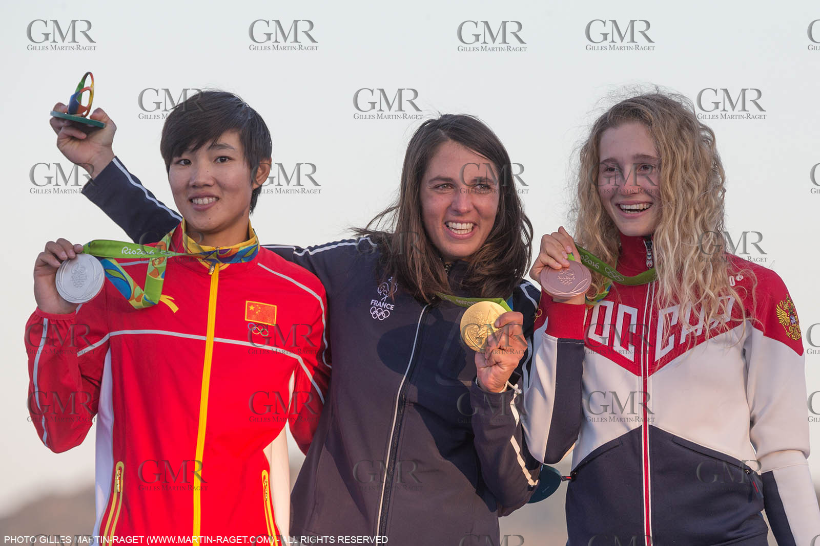 14 08 2016, Rio de Janeiro (BRA), 2016 Olympic Games, Sailing, RSX Women medal ceremony, Peina Chen (CHI), Charline Picon (FRA), Stefania Elfutina (RUS)